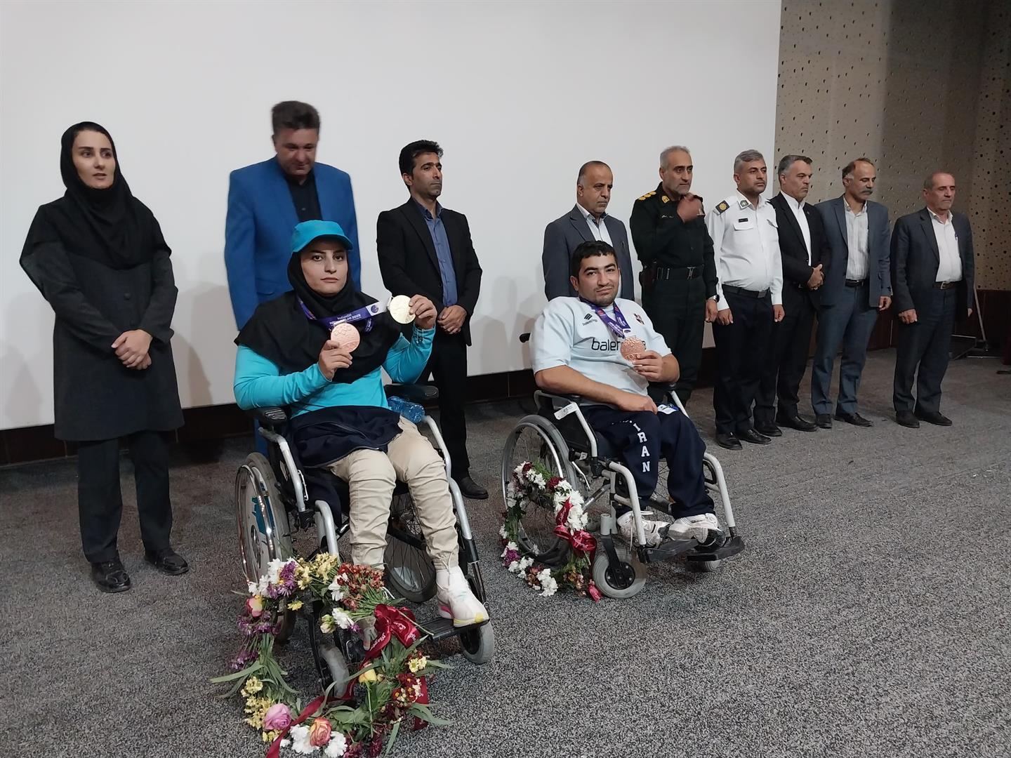 مراسم استقبال و تجلیل از ورزشکاران ملی‌پوش ایذه‌ای در سینما شهرداری برگزار شد