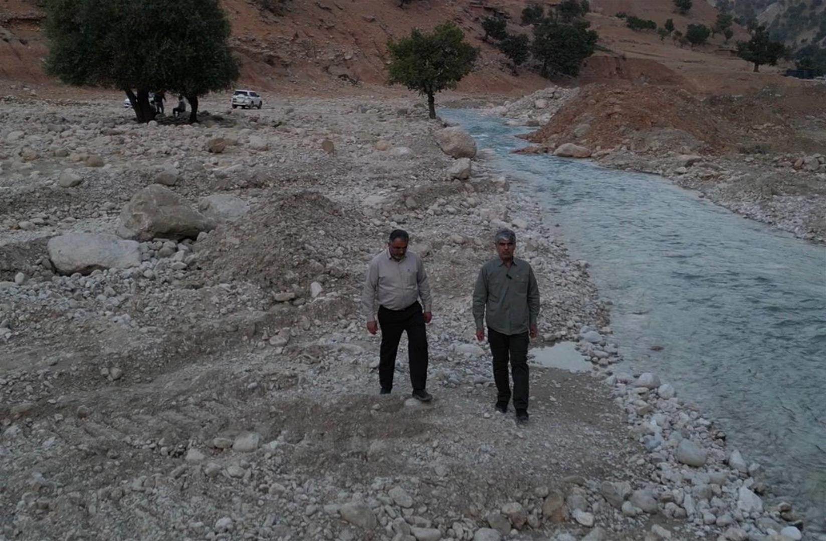 بازدید نماینده مردم حوزه منگشت از محل احداث بند انحرافی دیشموک