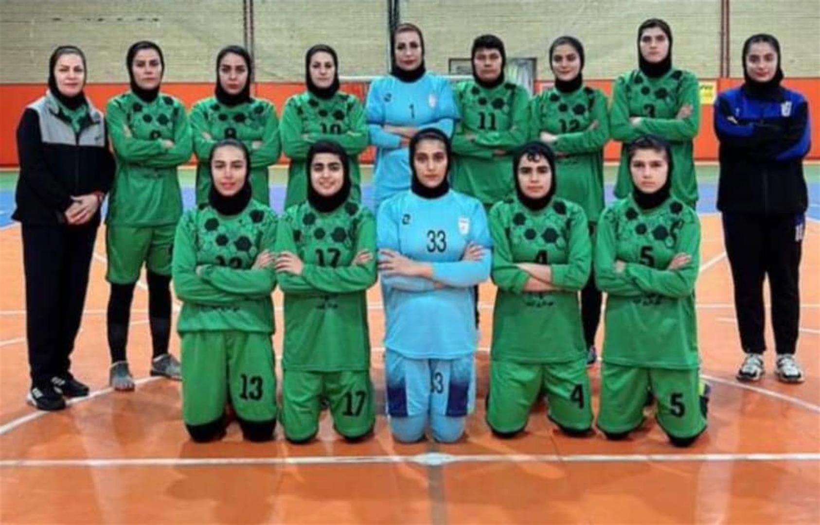 دختران فوتسالیست ایذه‌ای در آستانه صعود به مرحله نهایی لیگ دسته دوم کشور