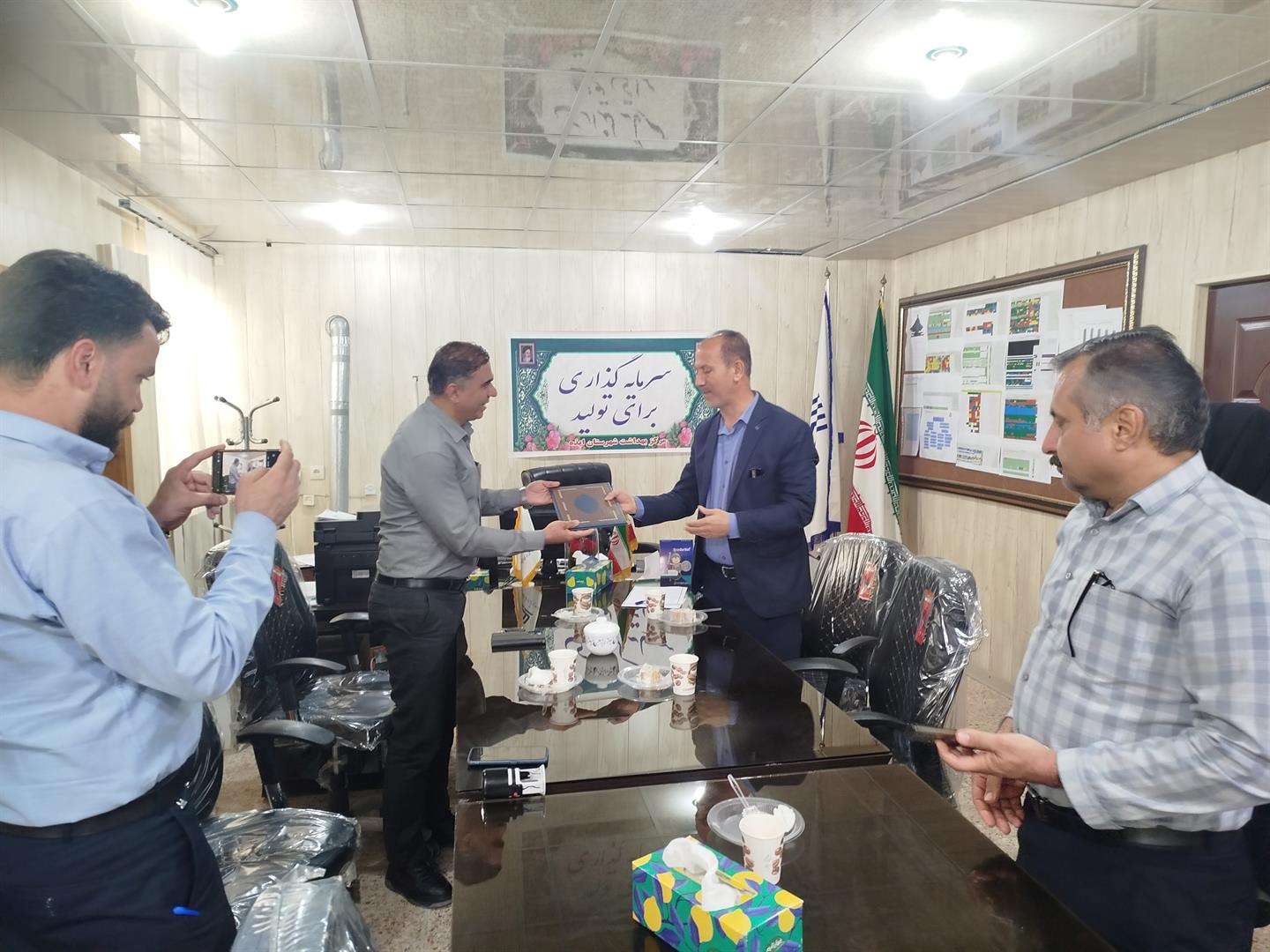 برگزاری جلسه مشترک آبفا و مرکز بهداشت ایذه برای ارتقای کیفیت آب شرب