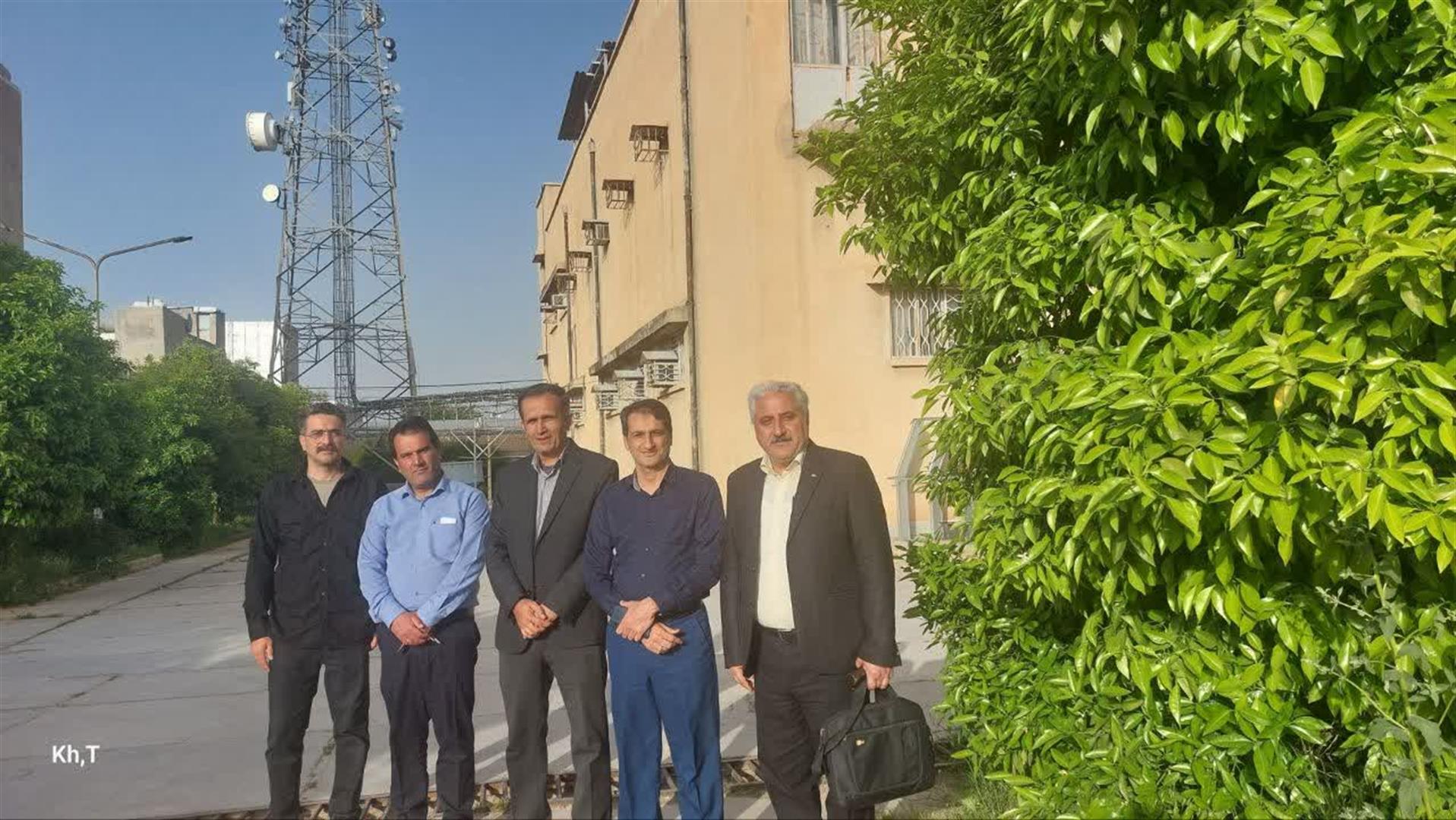تأکید بر تقویت زیرساخت‌های ارتباطی در بازدید معاونت شبکه از مخابرات ایذه