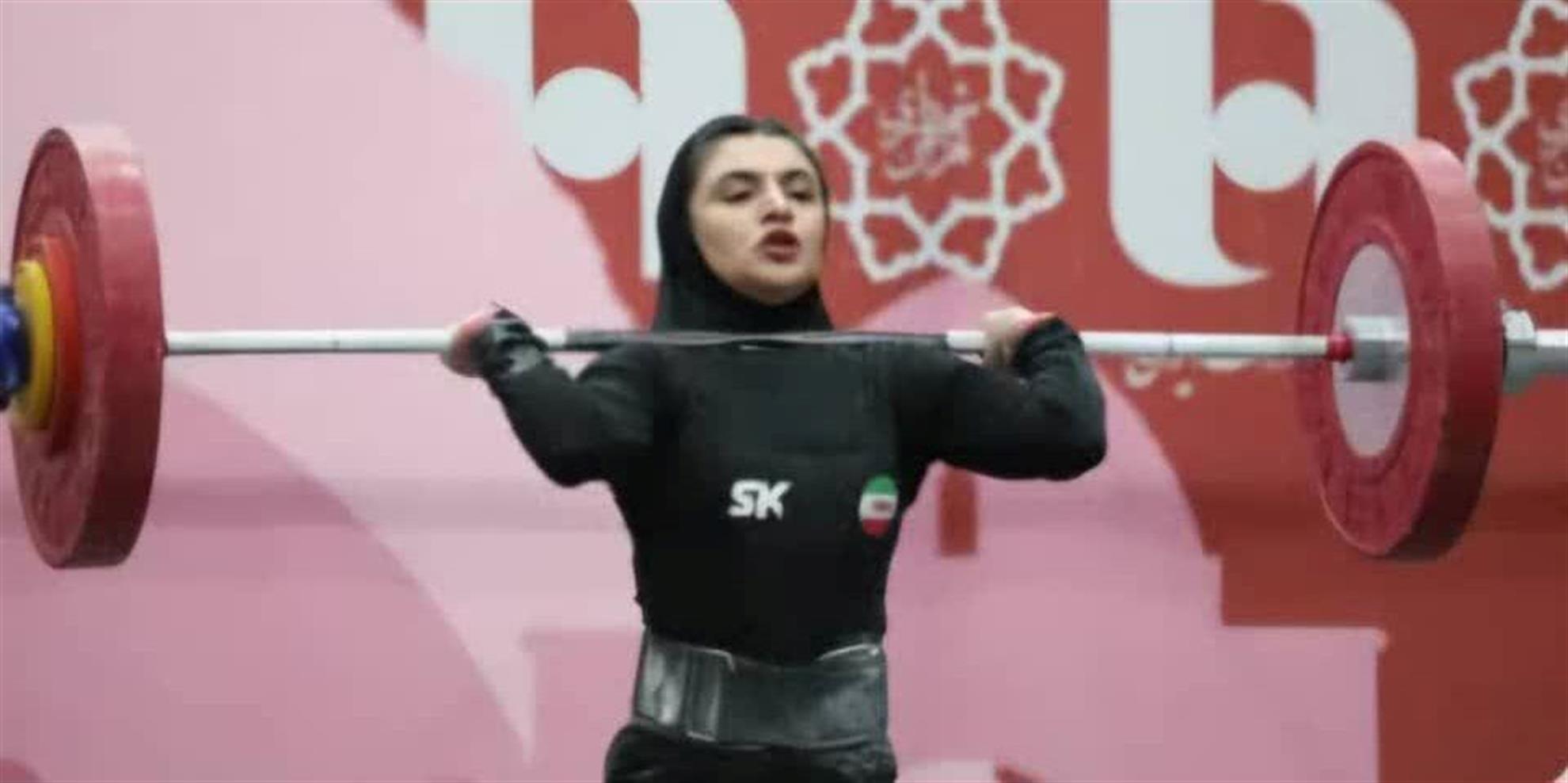درخشش دختر وزنه‌بردار ایذه‌ای با کسب سه مدال طلا در رقابت‌های قهرمانی کشور