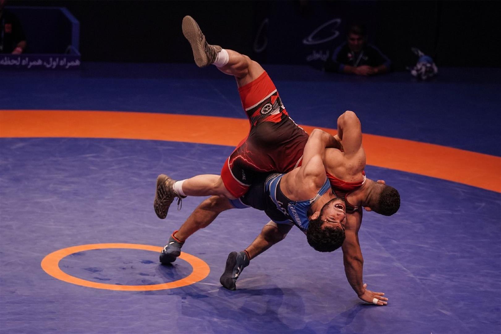 آغاز رقابت‌های کشتی فرنگی بزرگسالان قهرمانی کشور در اهواز