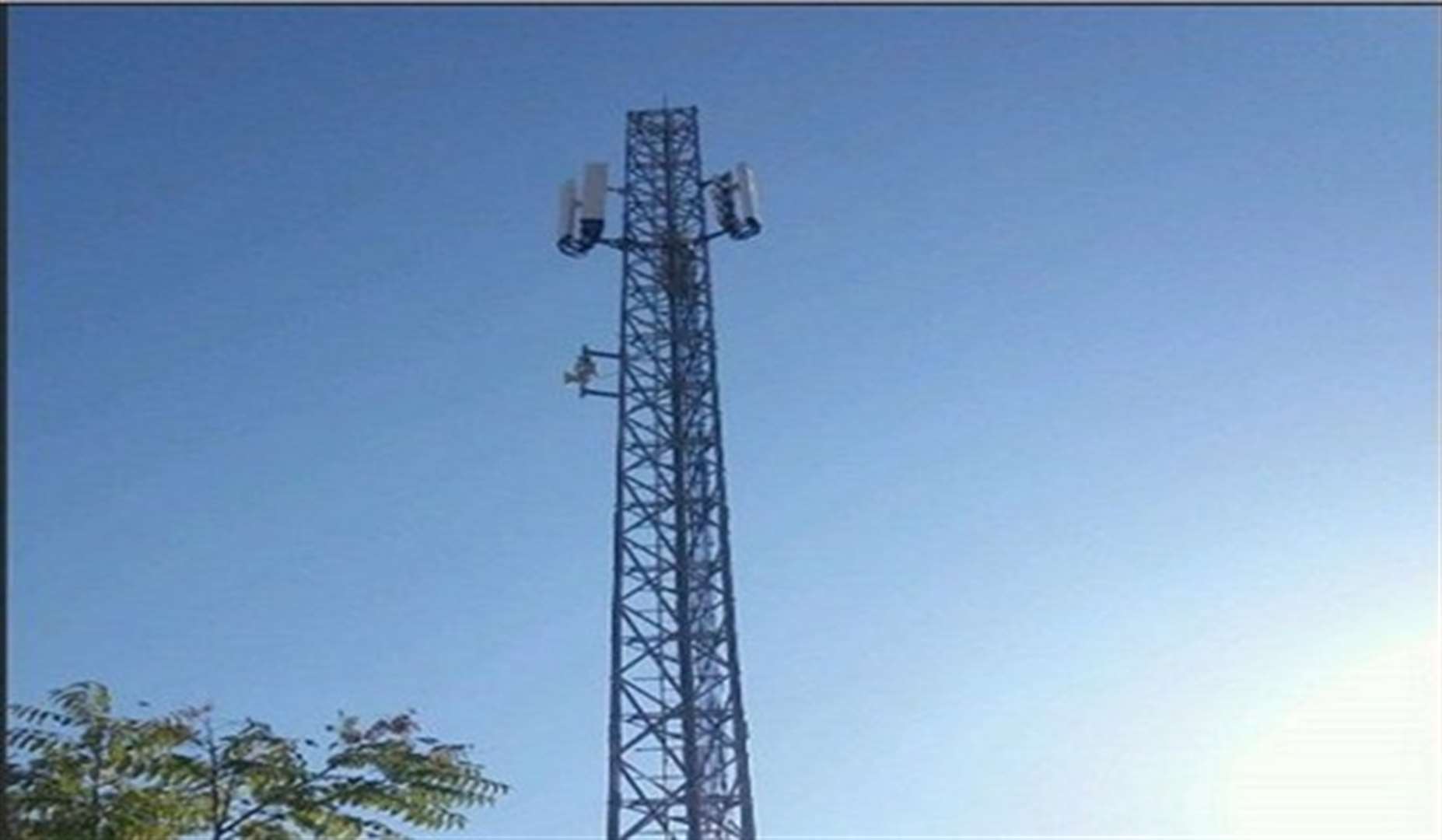 بهره‌برداری از دکل همراه اول در منطقه چهارتنگ علیای ایذه
