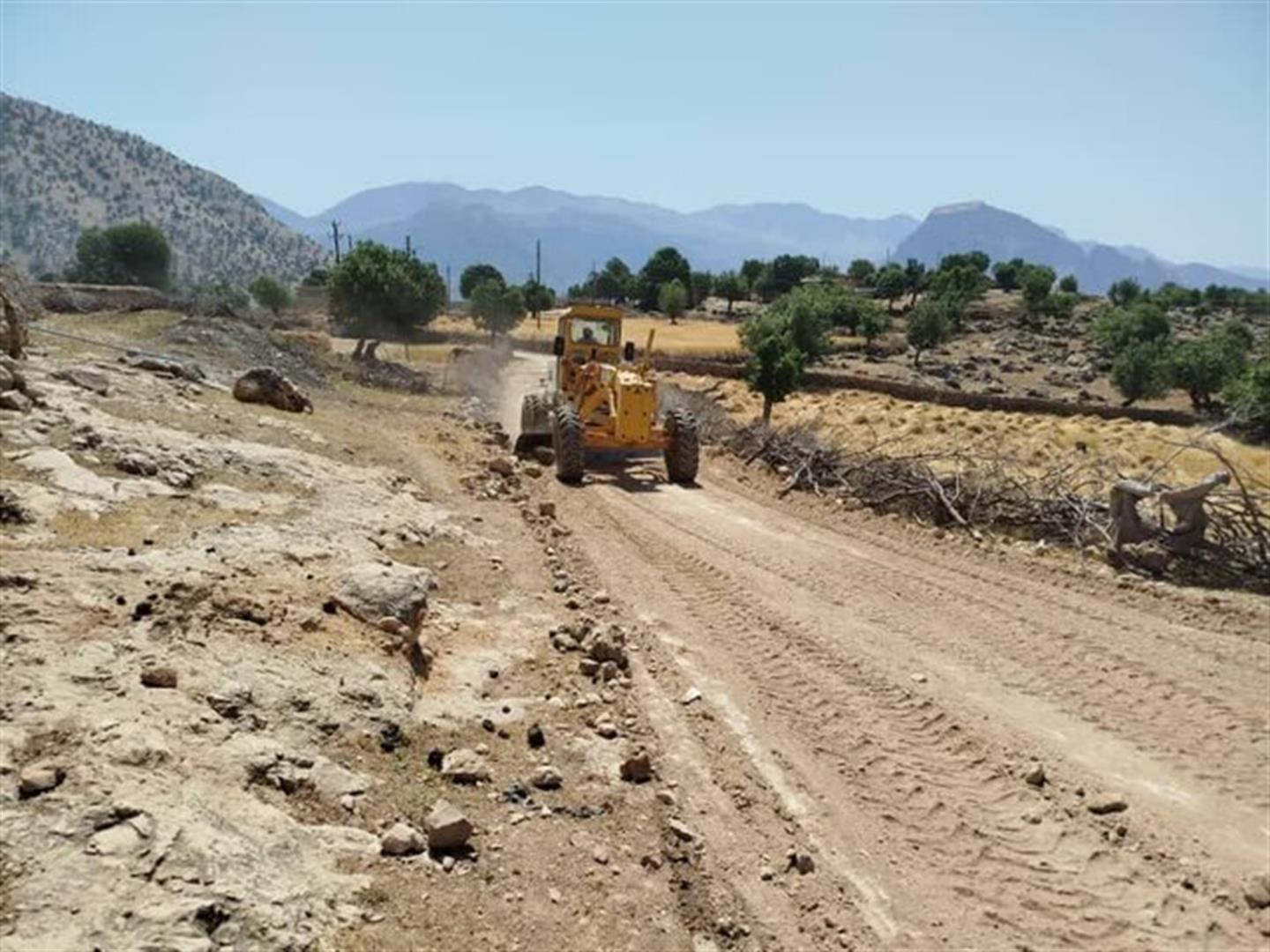 اصلاح و بازگشایی ۲۰ کیلومتر مسیر عشایری در ایذه