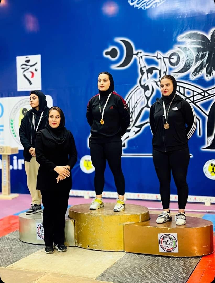 درخشش بانوان پولادین ایذه با شش مدال؛ وزنه‌برداران ایذه چهارم استان شدند